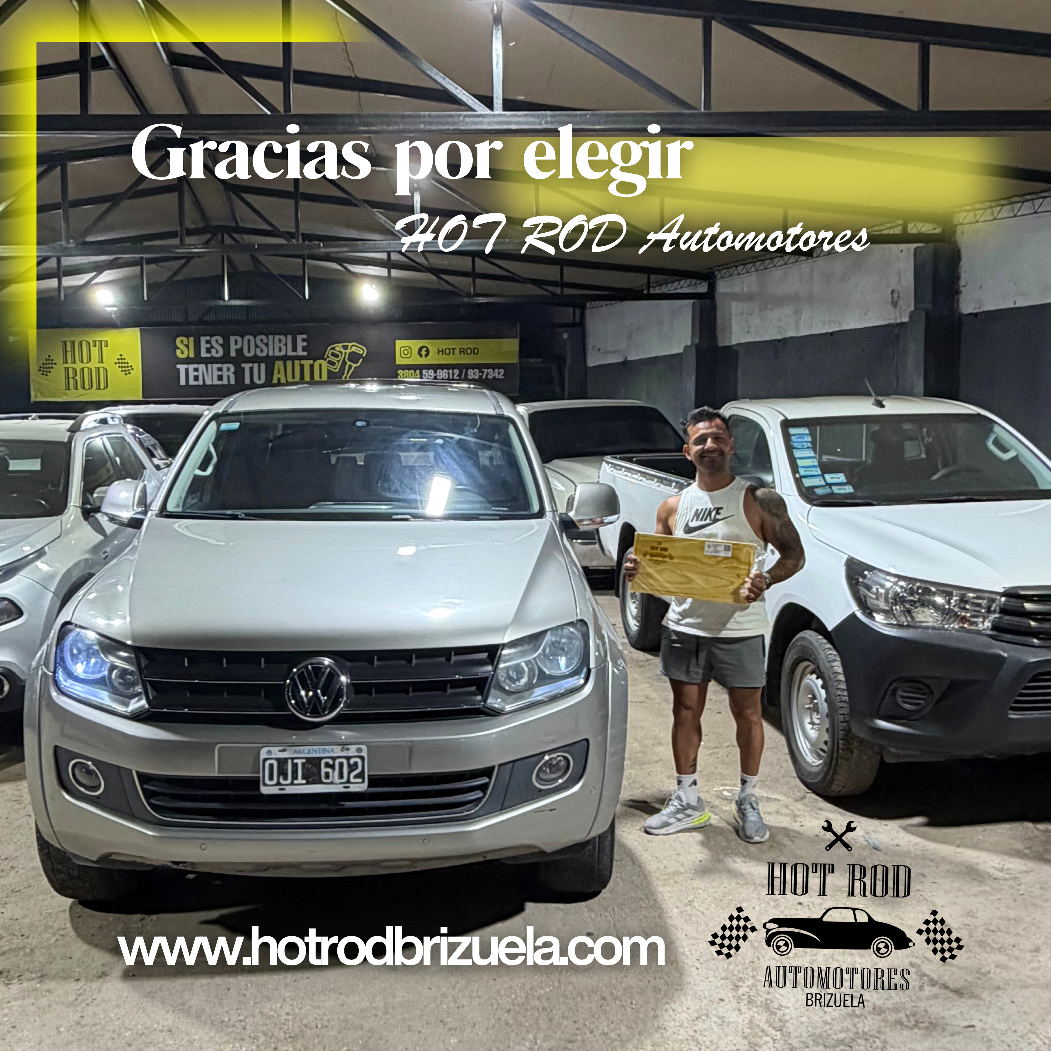 Cliente recibiendo su Volkswagen en Hot Rod Automotores